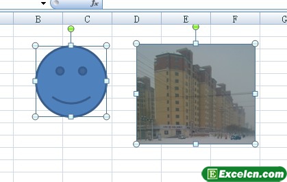 在Excel2007中同时选择多个图形第2张